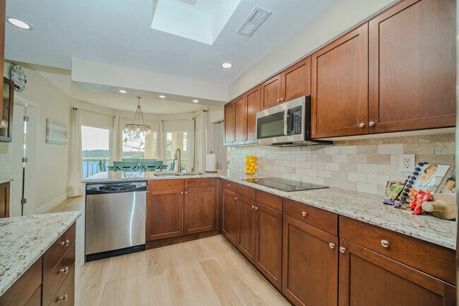 Building Photo - 3404 American Dr