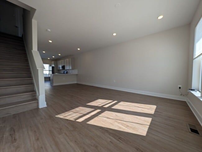 Building Photo - Brand New, Never Lived in!