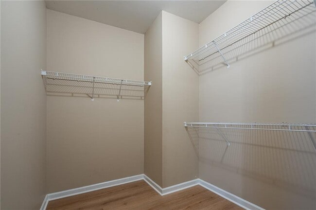 Building Photo - 32 Brookvalley Ct W