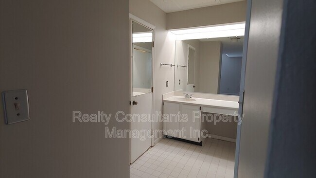 Building Photo - 306-F N Lindell Rd