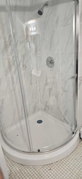 Bathroom - 68 Hendrickson Ave