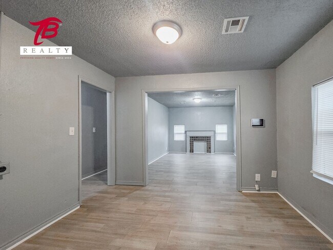 Building Photo - Charming 3 Bed home for lease!