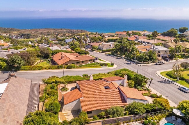 Building Photo - 3636 Malibu Country Dr