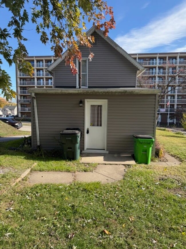 Building Photo - 20 23rd St NW