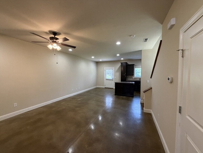 Building Photo - 3BD 2.5 BA FOR RENT IN COOPER SQUARE