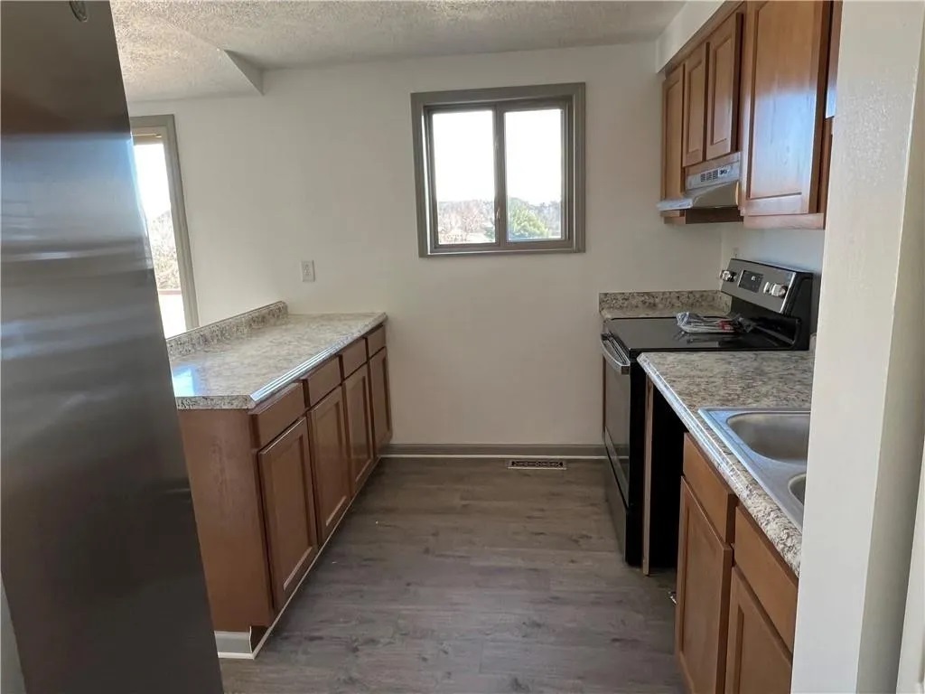 Building Photo - 121 Sassafras Dr