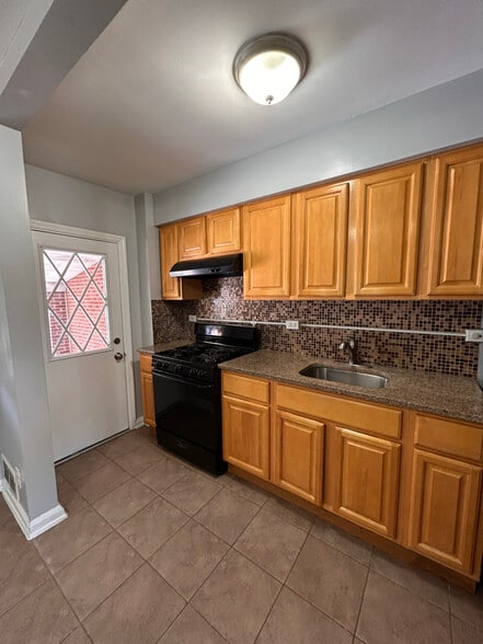 Building Photo - 6911 Gough St