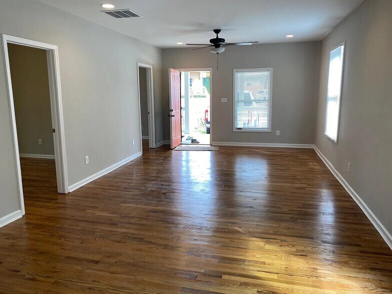 Building Photo - Room in Single Family Home on Mayson Turner Rd NW