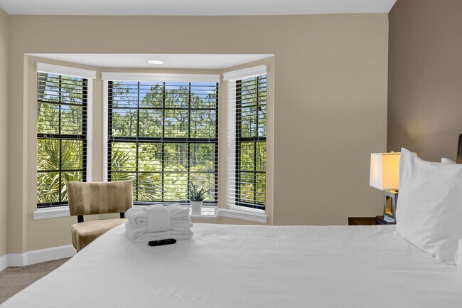 Building Photo - Luxury Resort Townhome Now for Lease