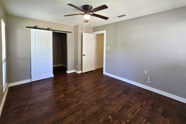 Building Photo - 9303 Robins Nest Ln