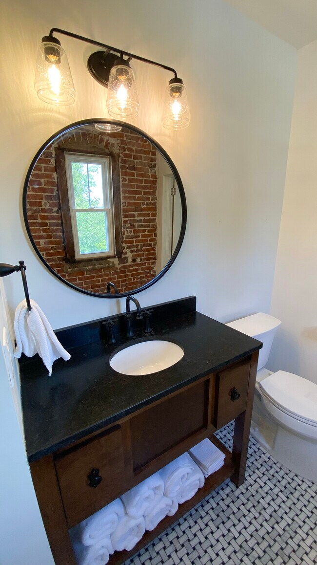 Bathroom - 622 E Capitol Ave