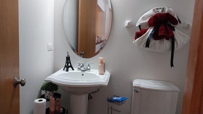 Building Photo - 12745 W Wakefield Dr