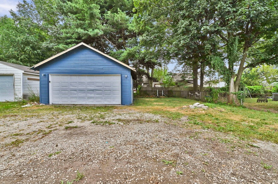 Building Photo - 1584 Hampton Rd