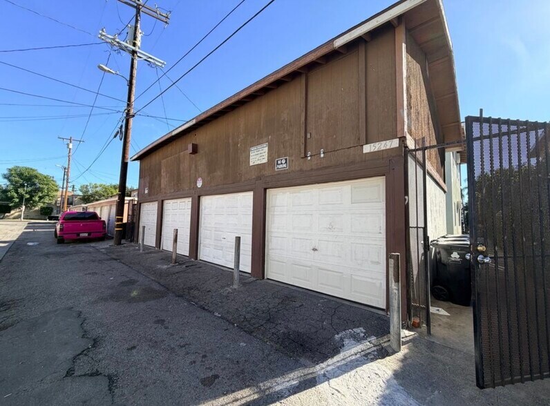 Building Photo - 15247 Acre St