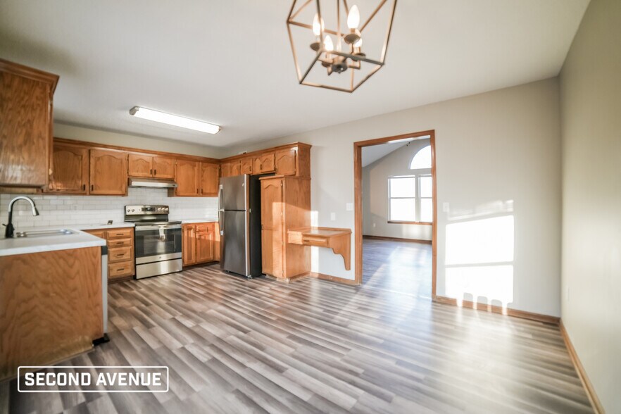 Building Photo - 1720 S Whitney Dr