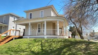 Building Photo - 238 S Maple St