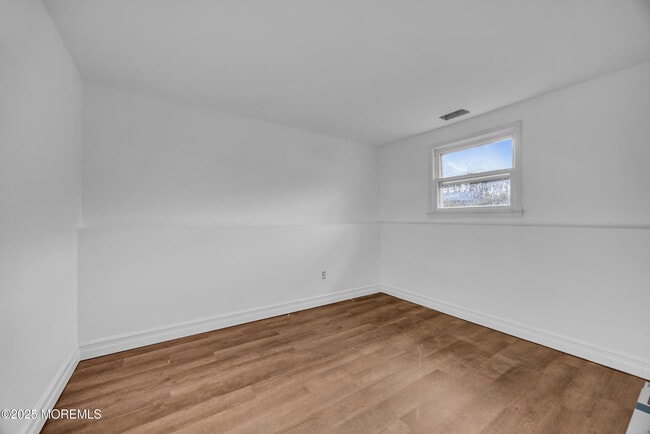 Building Photo - 107 Old Bridge Dr