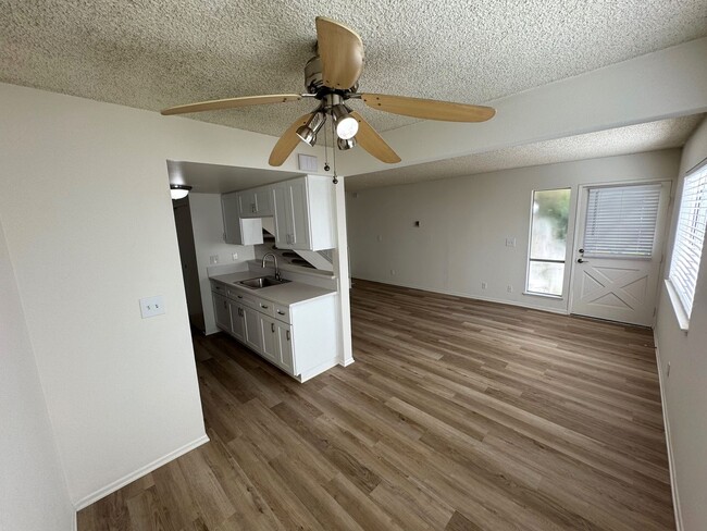 Building Photo - Remodeled McKeon Townhome