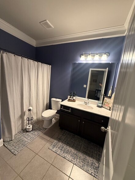 Building Photo - 121 Wild Hickory Cir