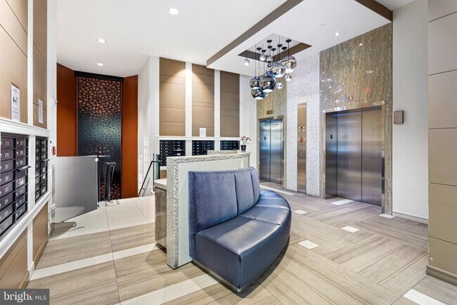 Building Photo - 2550 17th St NW