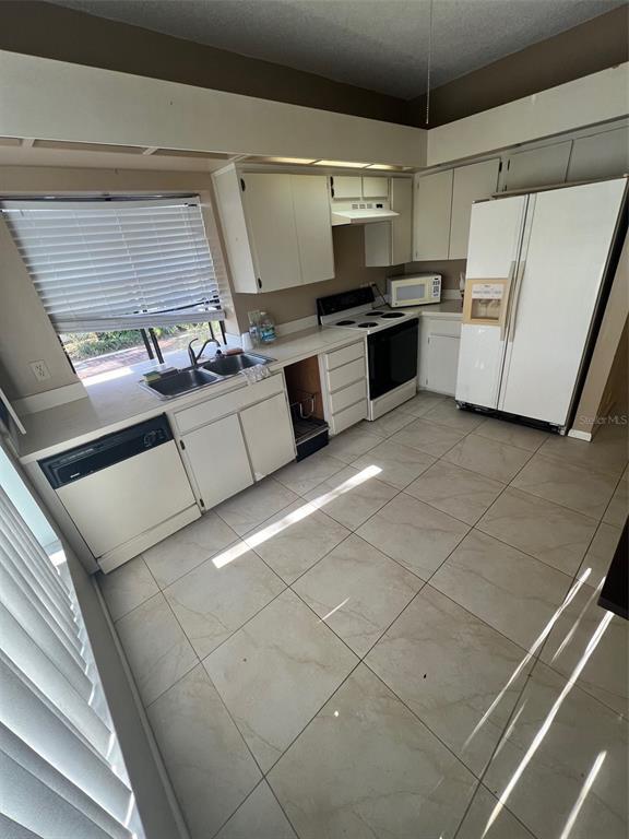 Building Photo - 1709 Lake Cypress Dr