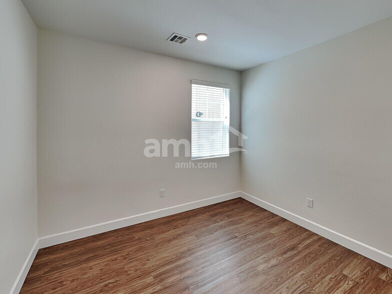Building Photo - 8152 Inhibition Ct
