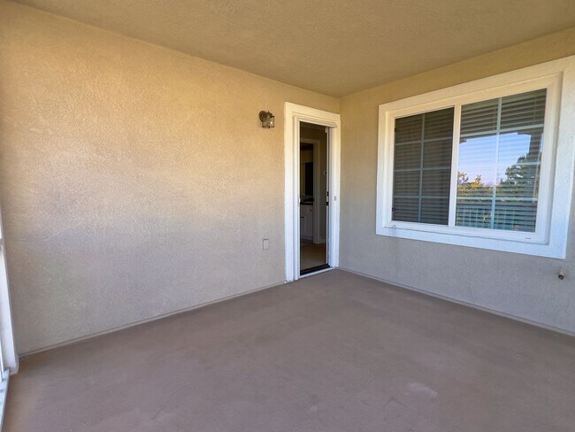 Building Photo - Upgraded 4 bedrooms 3 full baths home in Chula Vista- San Miguel Ranch area.