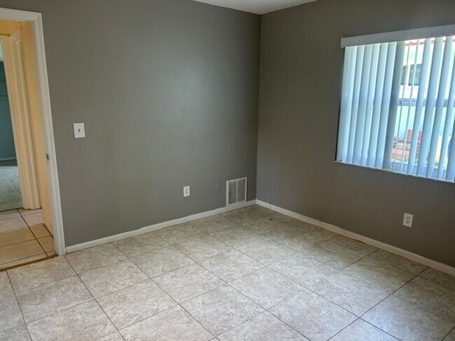 Building Photo - 3/2 available now! Welcome home!