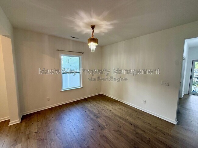 Building Photo - 1516 Addison Lk St
