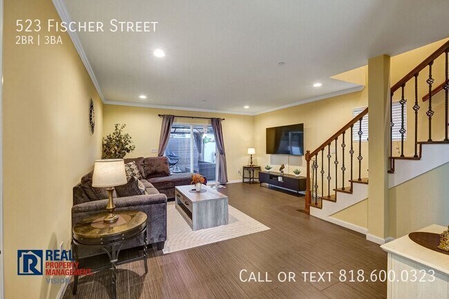 Building Photo - 523 Fischer St