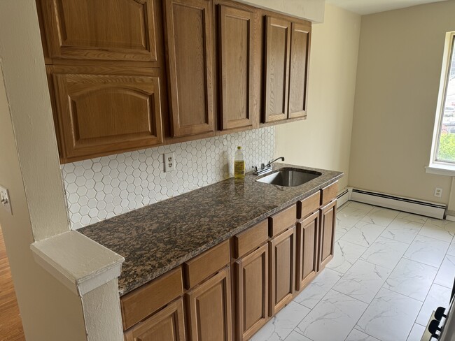 Granite Countertops - 765 Vose Ave