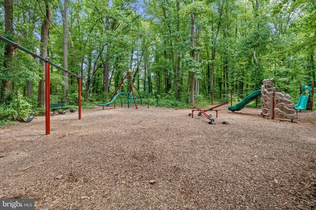 Building Photo - 4339 Cedarlake Ct