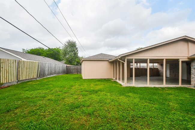 Building Photo - 7714 Eichler Dr
