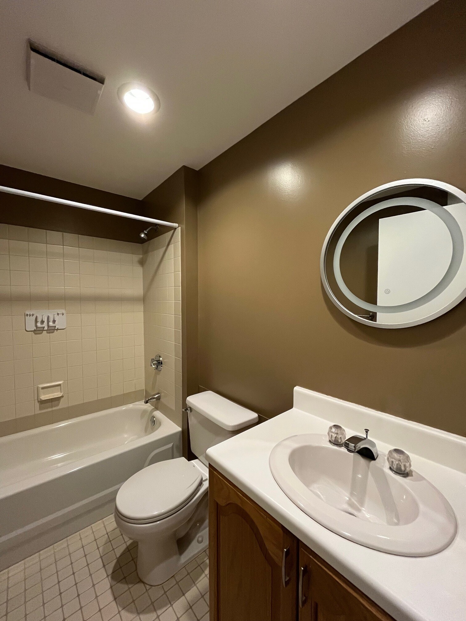 Building Photo - 750 Davol St