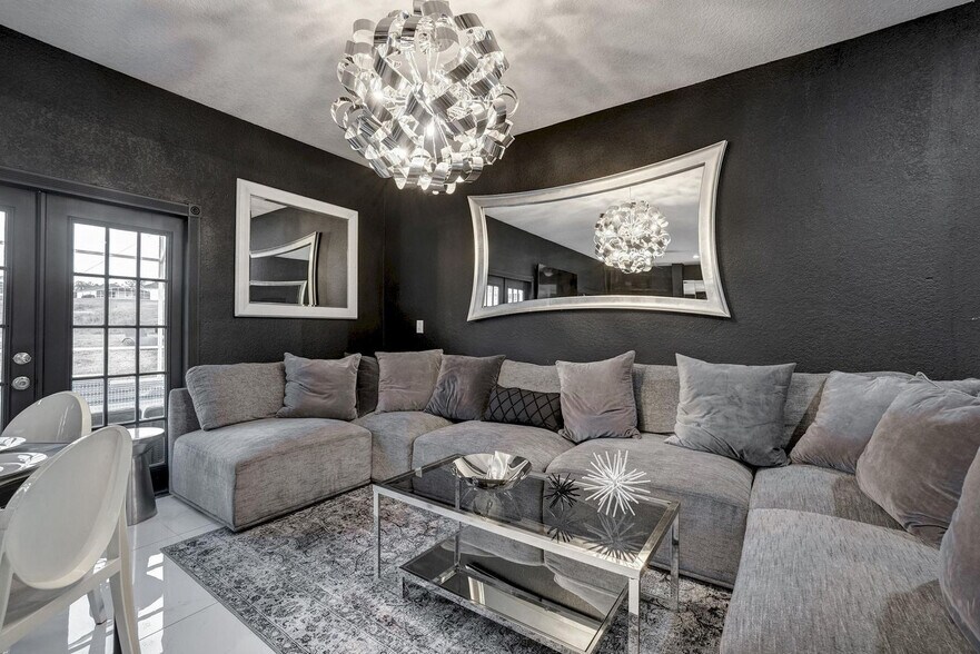 Building Photo - 1145 Troon Cir