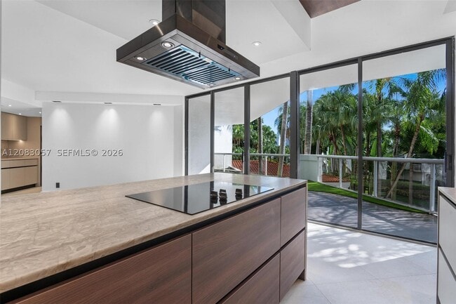 Building Photo - 3610 Yacht Club Dr