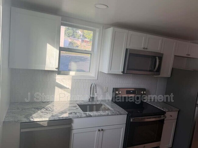 Building Photo - 2851 Kutztown Rd