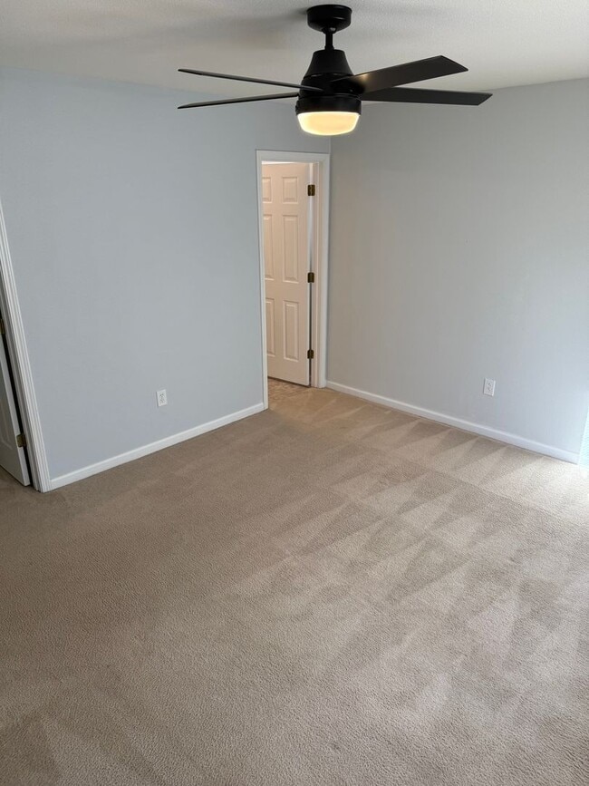 Building Photo - Lovely 3 bedroom 2 bath home located in the Avalon Community