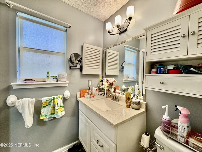 Building Photo - 11471 Mandarin Glen Cir W