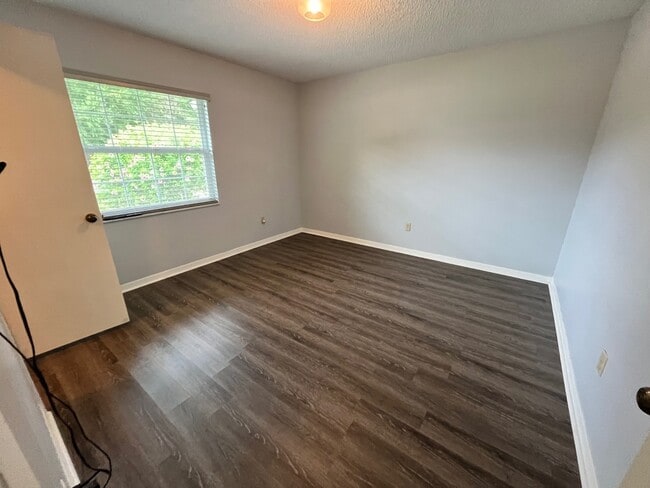 Building Photo - 103 Fox Ridge Rd