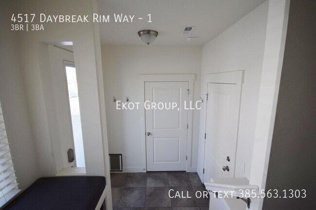 Building Photo - 4517 Daybreak Rim Way
