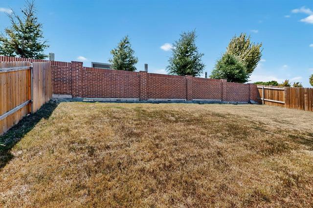 Building Photo - 1903 Dahlia Way