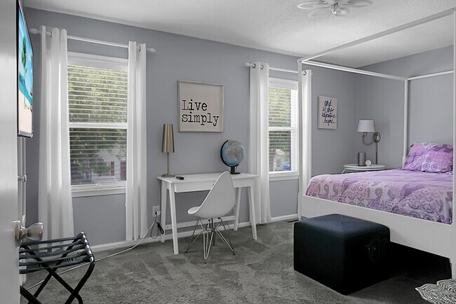 Building Photo - 2483 Realm St