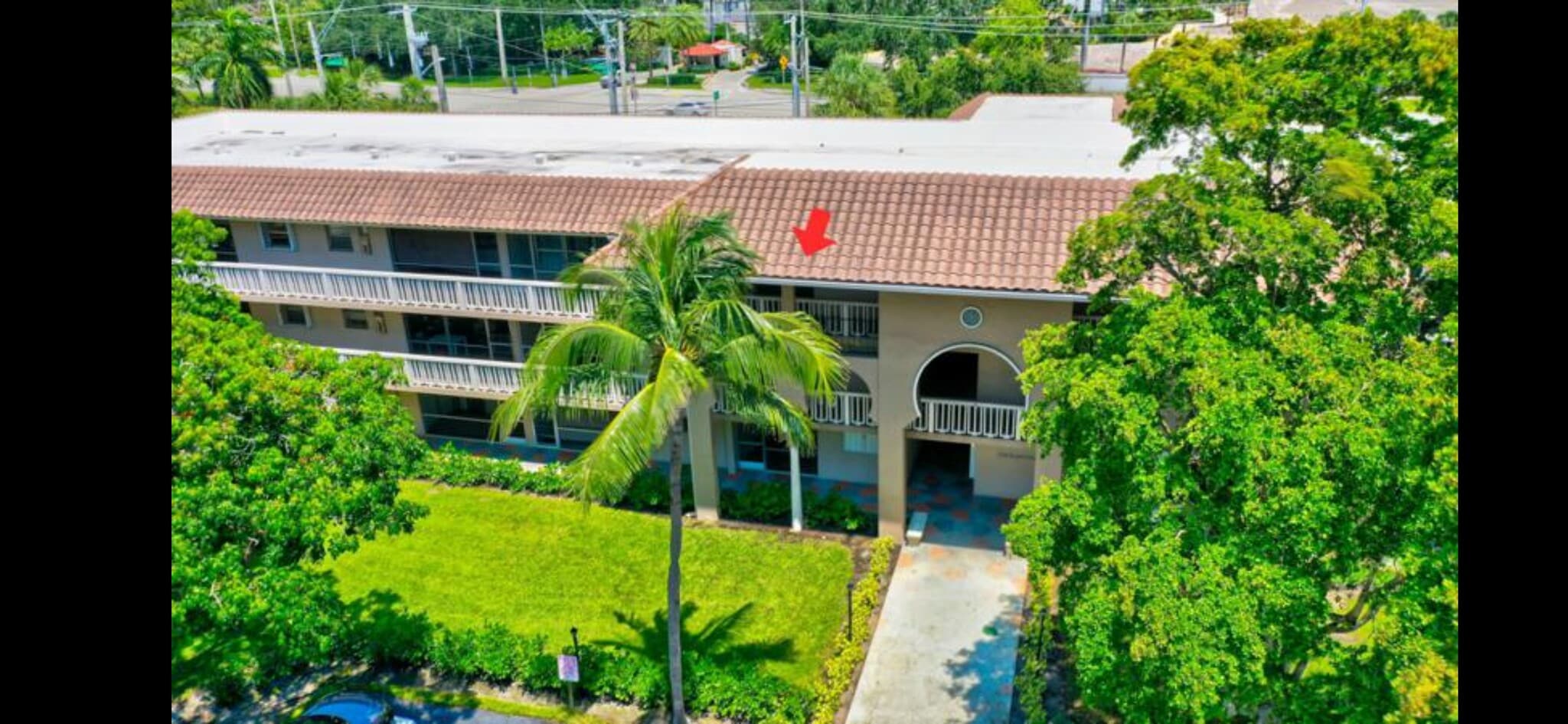 Building Photo - 100 Royal Palm Way