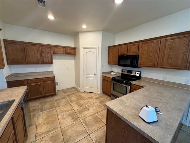 Building Photo - 8213 3 Bars Dr