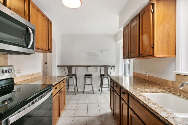Building Photo - Charming Lake Loveland Ranch - Cozy Comfort & Unbeatable Location!