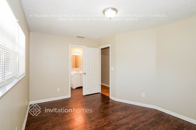 Building Photo - 4604 E Temple Heights Rd