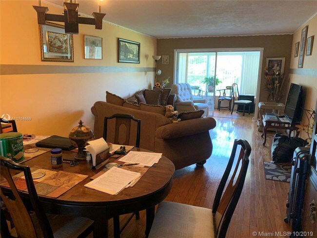 Building Photo - 607 S State Rd 7