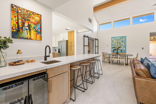 Building Photo - 179 Gran Via