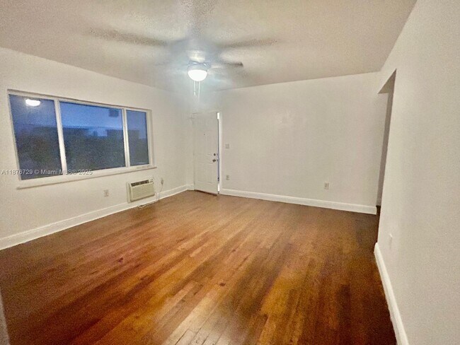 Building Photo - 1973 Marseille Dr